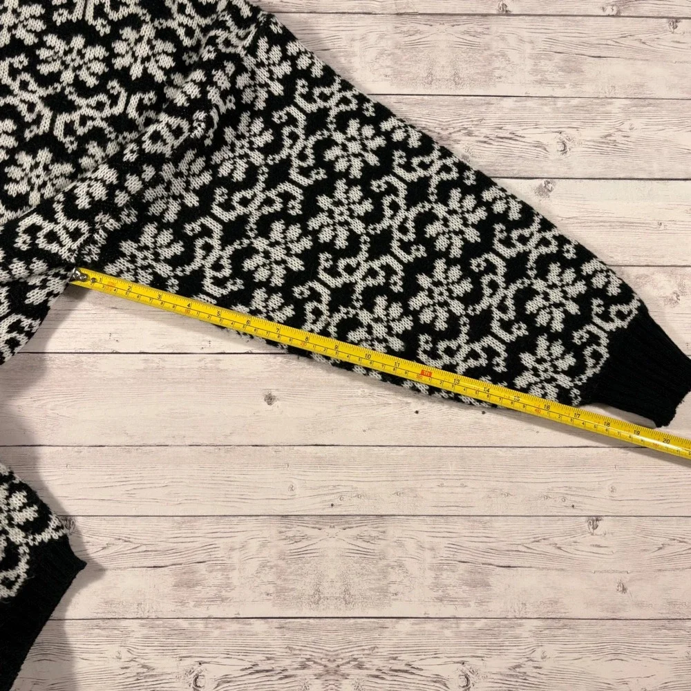 American Weekend Womens Large Black White Snowflake Fair Isle Henley Sweater L - Picture 12 of 14